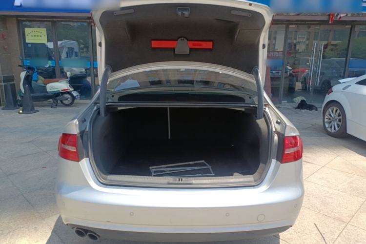 Used Audi A4L 2015 35 TFSI Automatic Standard Model Trunk