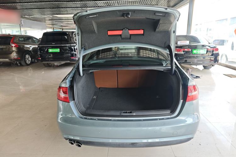 Used Audi A4L 2015 35 TFSI Automatic Standard Model Trunk