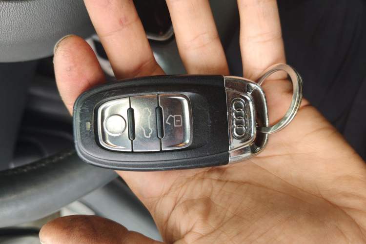 Used Audi A4L 2015 35 TFSI Automatic Comfort Model Vehicle Key