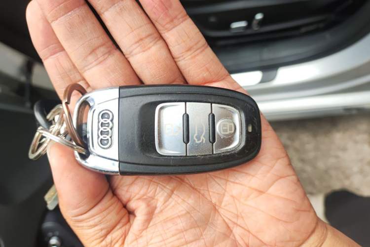 Used Audi A4L 2015 35 TFSI Automatic Comfort Model Vehicle Key