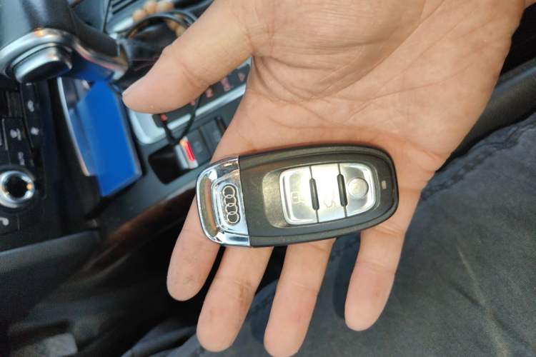 Used Audi A4L 2015 35 TFSI Automatic Comfort Model Vehicle Key