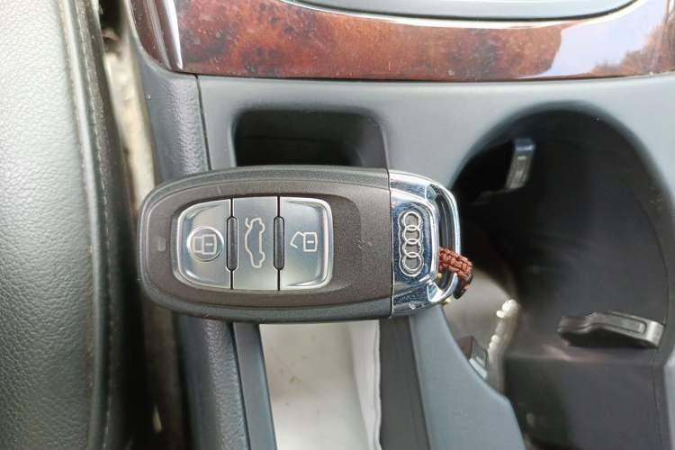 Used Audi A4L 2015 35 TFSI Automatic Comfort Model Vehicle Key