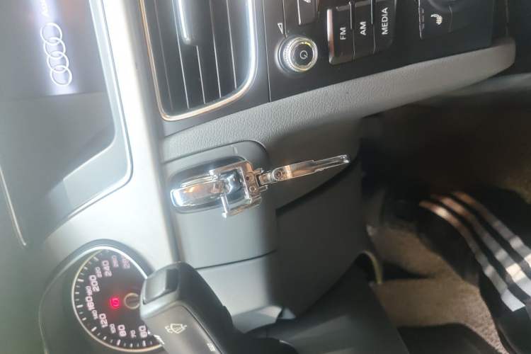 Used Audi A4L 2015 35 TFSI Automatic Comfort Model Vehicle Key
