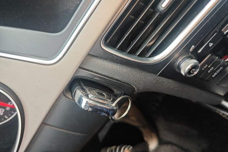 Used Audi A4L 2015 35 TFSI Automatic Standard Model Vehicle Key