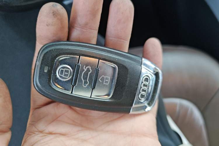 Used Audi A4L 2015 35 TFSI Automatic Standard Model Vehicle Key