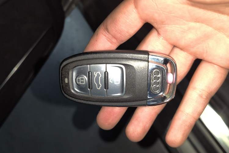 Used Audi A4L 2015 45 TFSI quattro Individual Sport Edition Vehicle Key
