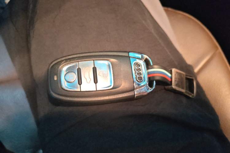 Used Audi A4L 2015 35 TFSI Automatic Comfort Model Vehicle Key