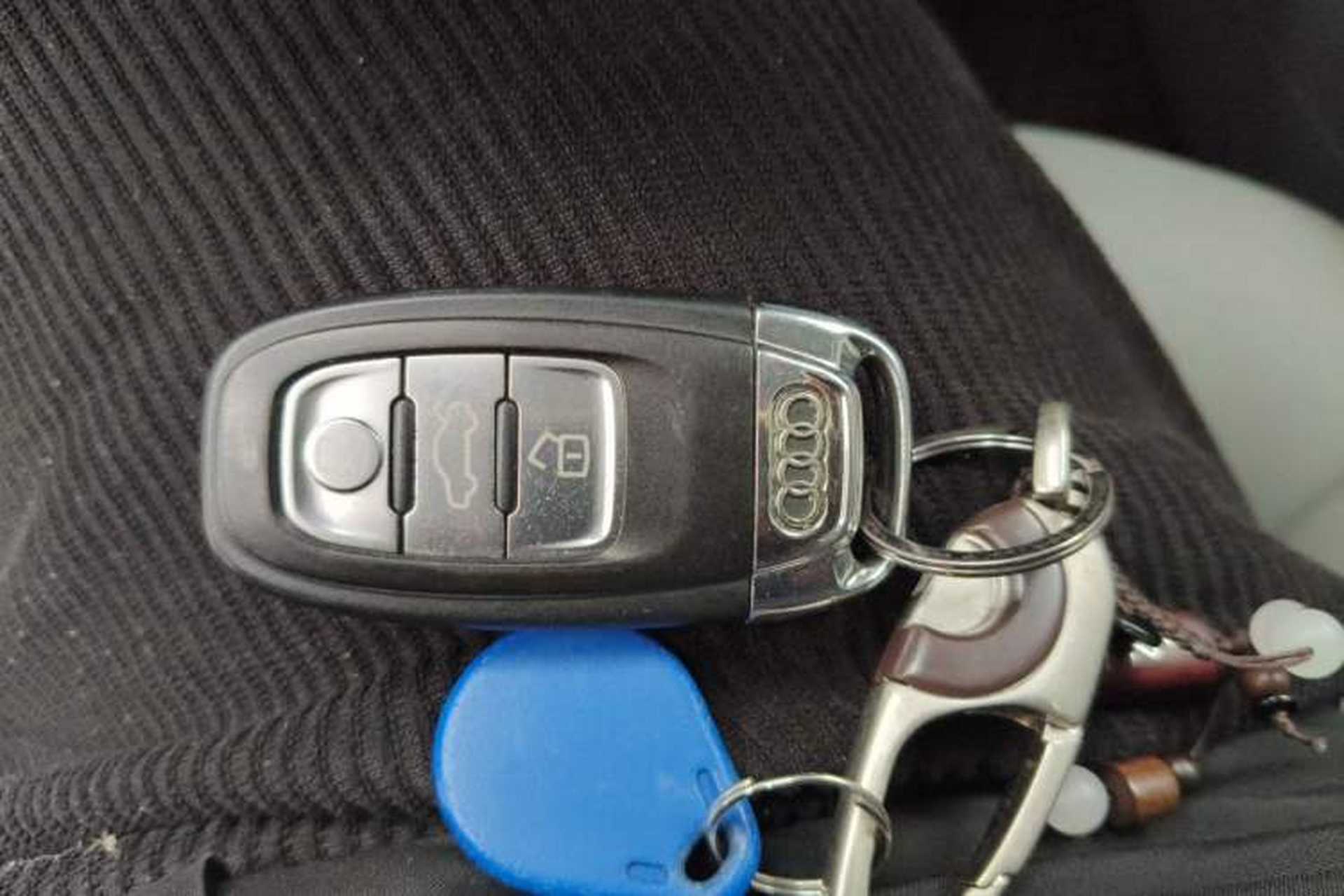 Used Audi A4L 2015 35 TFSI Automatic Comfort Model Vehicle Key