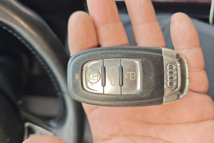 Used Audi A4L 2015 35 TFSI Automatic Comfort Model Vehicle Key