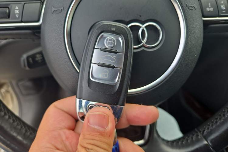 Used Audi A4L 2015 35 TFSI Automatic Comfort Model Vehicle Key