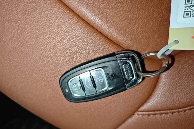 Used Audi A4L 2015 35 TFSI Automatic Standard Model Vehicle Key