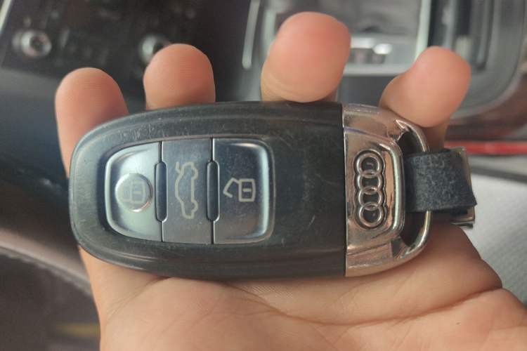 Used Audi A4L 2015 35 TFSI Automatic Comfort Model Vehicle Key