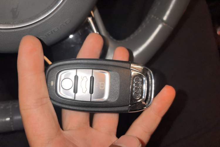 Used Audi A4L 2015 35 TFSI Automatic Comfort Model Vehicle Key