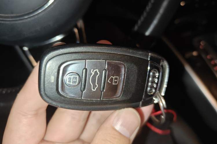 Used Audi A4L 2015 35 TFSI Automatic Standard Model Vehicle Key