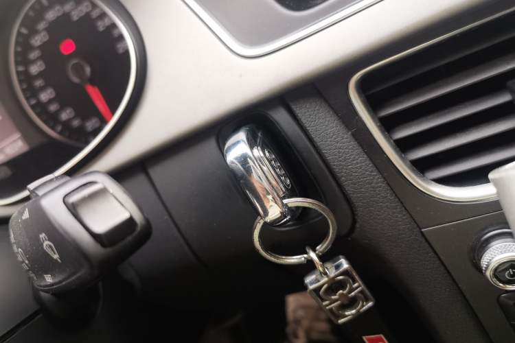 Used Audi A4L 2015 35 TFSI Automatic Comfort Model Vehicle Key