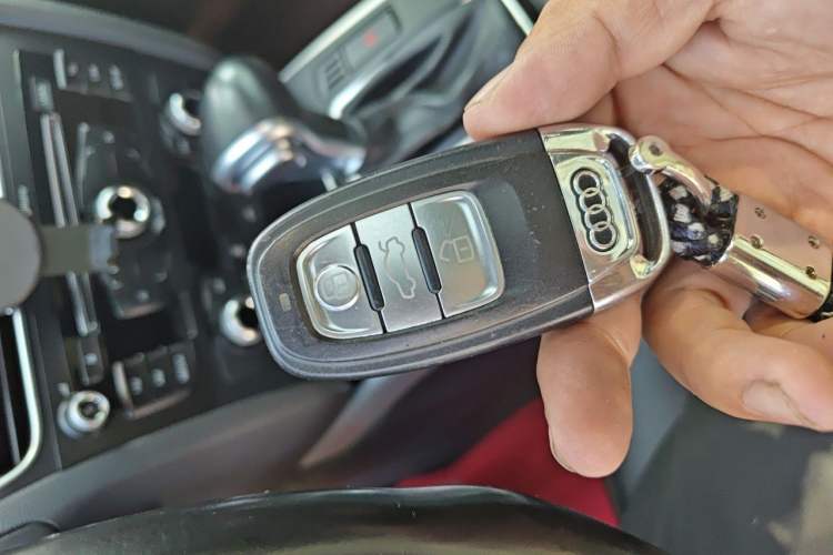 Used Audi A4L 2015 45 TFSI quattro Individual Sport Edition Vehicle Key