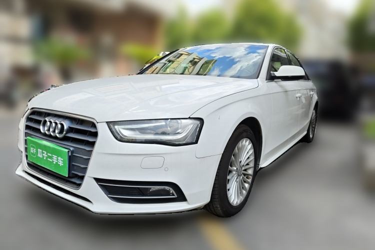 Used Audi A4L 2015 35 TFSI Automatic Comfort Model Guazi used car, China used car export, Used car for sale, Used cars, Cheapest cars for sale
