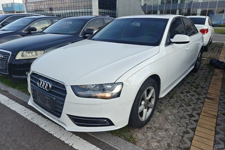 Used Audi A4L 2015 30 TFSI Automatic Comfort Model Guazi used car, China used car export, Used car for sale, Used Audi cars, Cheapest cars for sale