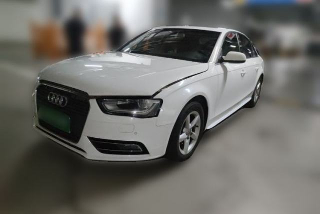 Audi A4L 2015 35 TFSI Automatic Standard Model مستعملة