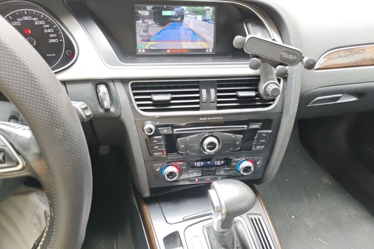 Used Audi A4L 2015 35 TFSI Automatic Comfort Model Audio And AC Panel