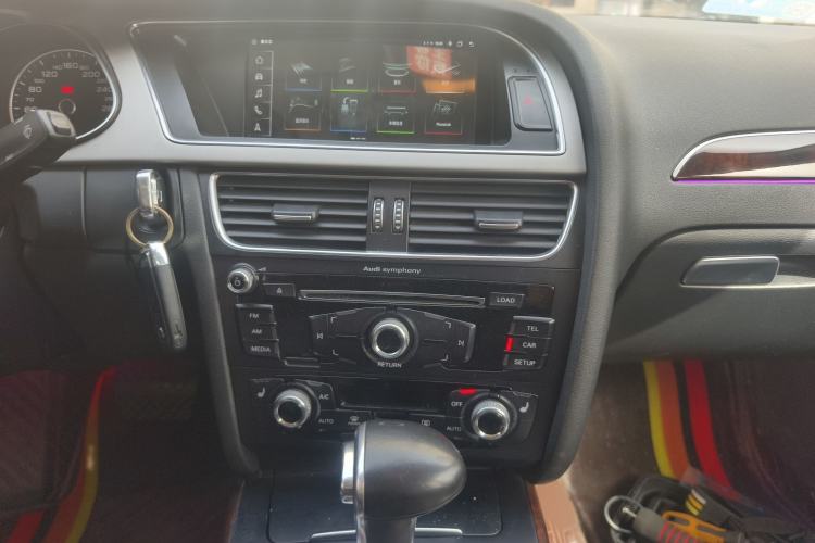 Used Audi A4L 2015 35 TFSI Automatic Comfort Model Audio And AC Panel
