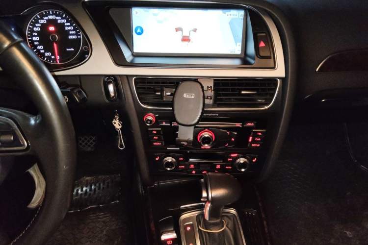 Used Audi A4L 2015 35 TFSI Automatic Comfort Model Audio And AC Panel