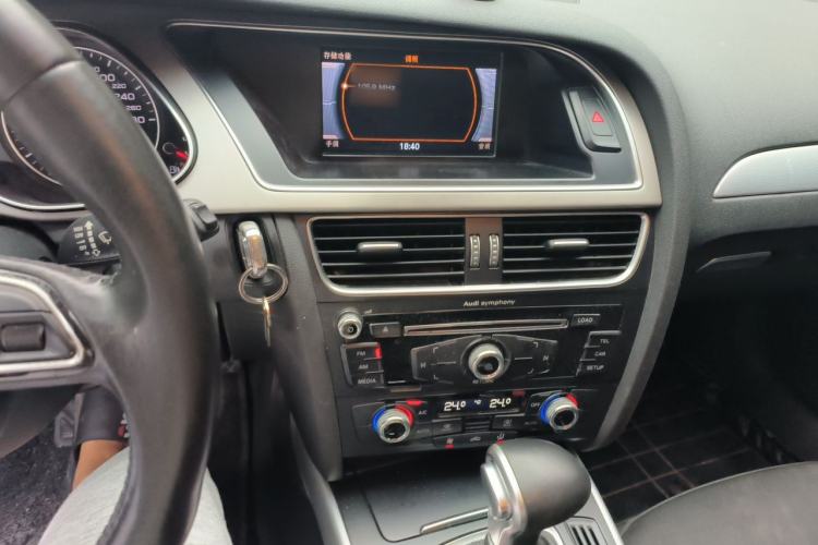 Used Audi A4L 2015 35 TFSI Automatic Standard Model Audio And AC Panel