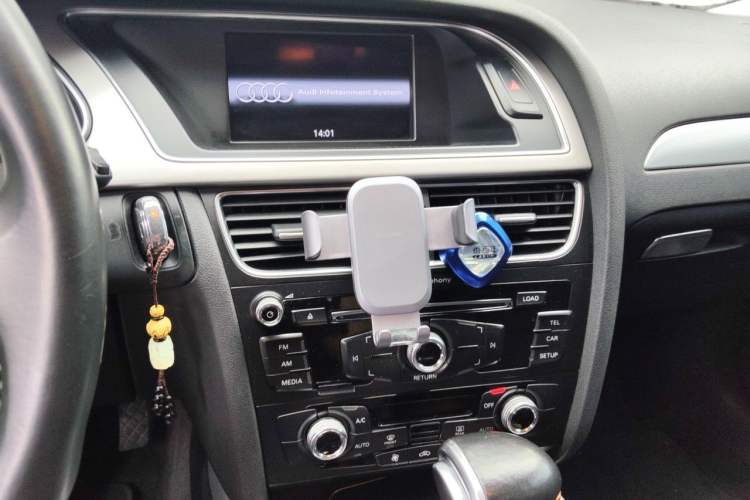 Used Audi A4L 2015 35 TFSI Automatic Standard Model Audio And AC Panel