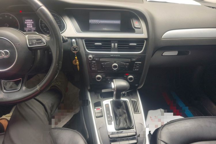 Used Audi A4L 2015 35 TFSI Automatic Standard Model Audio And AC Panel