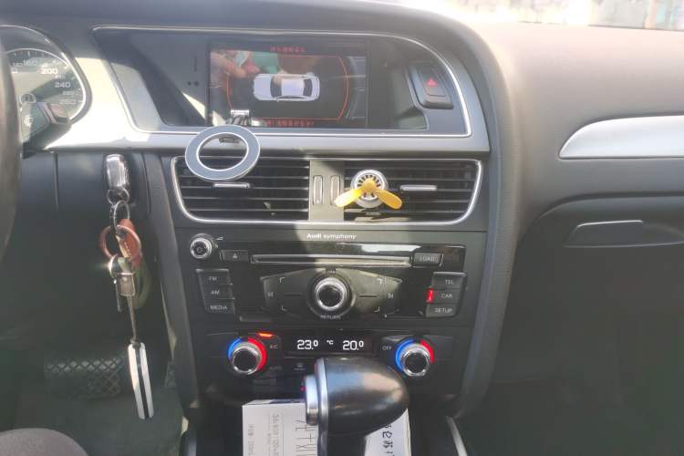 Used Audi A4L 2015 35 TFSI Automatic Standard Model Audio And AC Panel