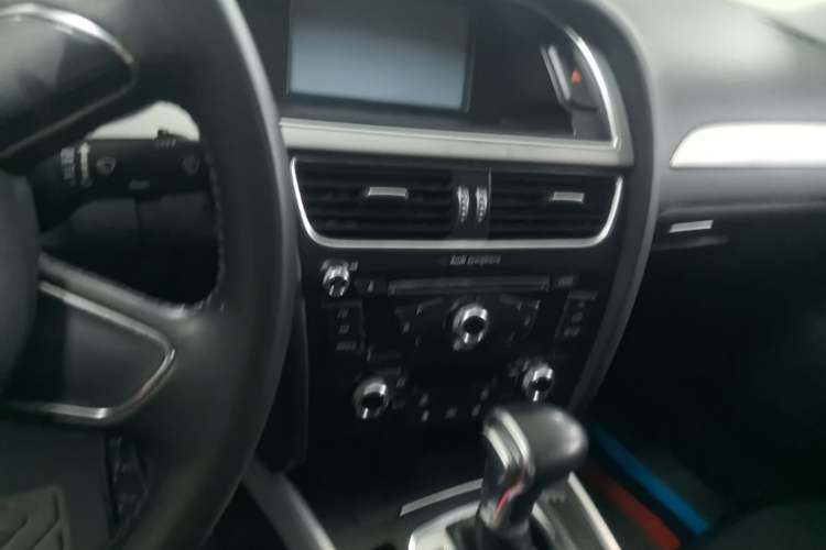 Used Audi A4L 2015 30 TFSI Automatic Comfort Model Audio And AC Panel