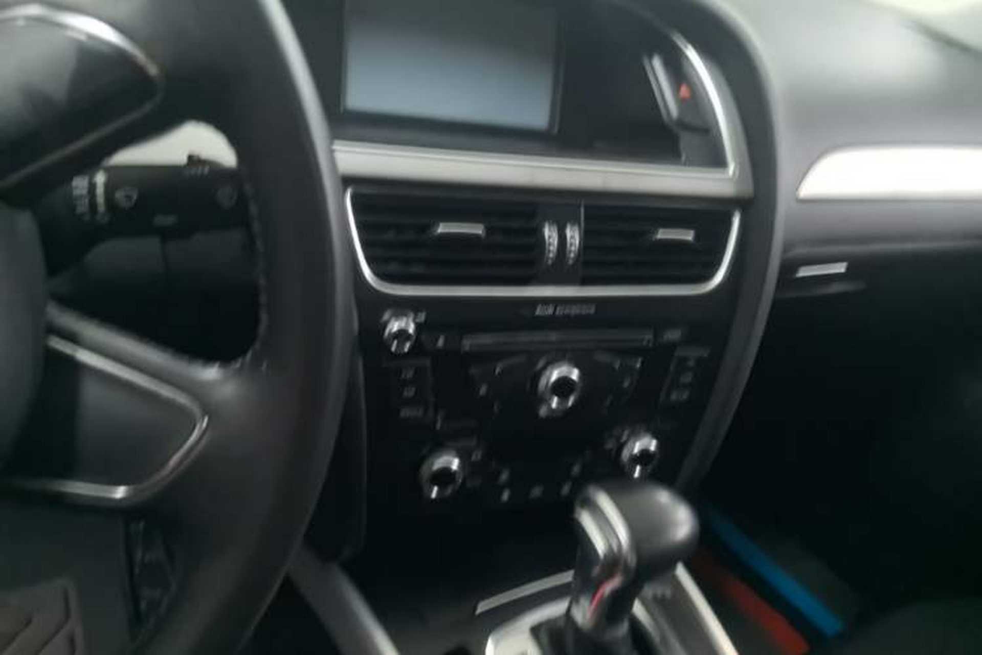Used Audi A4L 2015 30 TFSI Automatic Comfort Model Audio And AC Panel