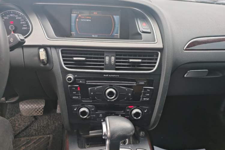 Used Audi A4L 2015 35 TFSI Millionth Anniversary Comfort Edition Audio And AC Panel