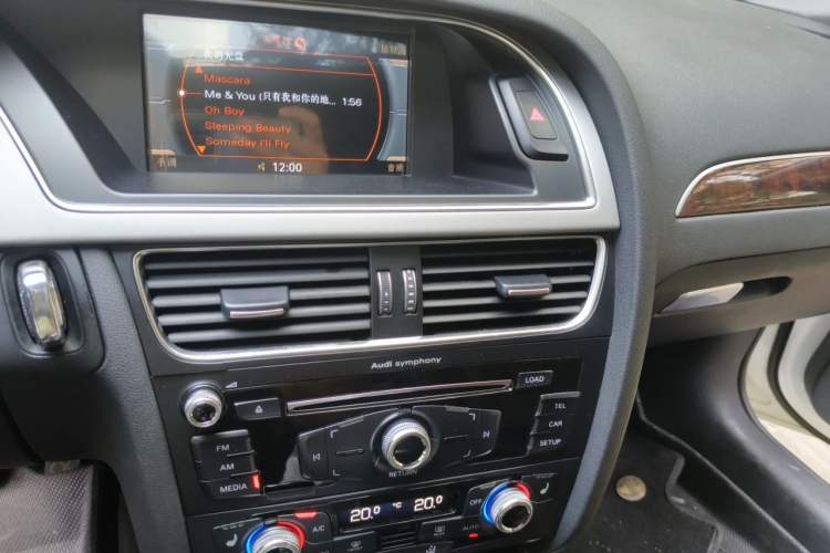 Used Audi A4L 2015 35 TFSI Automatic Comfort Model Audio And AC Panel