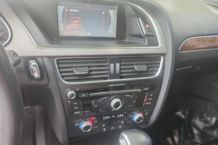 Used Audi A4L 2015 35 TFSI Automatic Comfort Model Audio And AC Panel