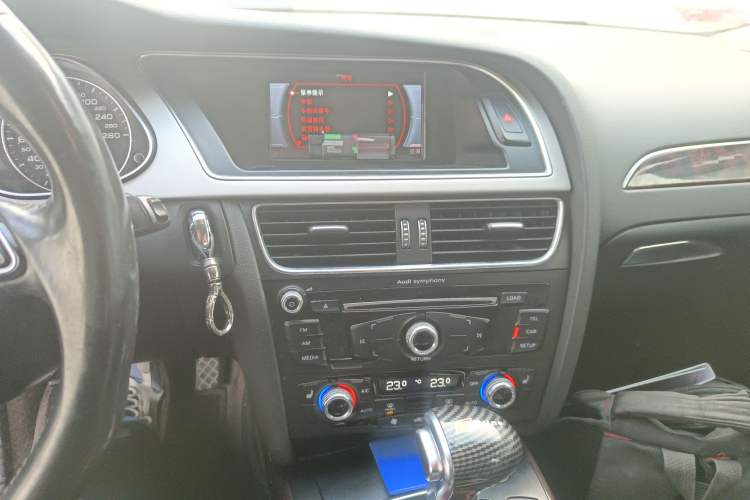 Used Audi A4L 2015 35 TFSI Automatic Comfort Model Audio And AC Panel