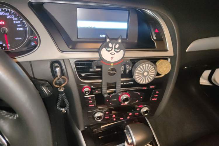 Used Audi A4L 2015 35 TFSI Automatic Standard Model Audio And AC Panel