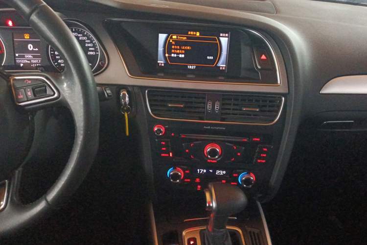 Used Audi A4L 2015 35 TFSI Automatic Standard Model Audio And AC Panel