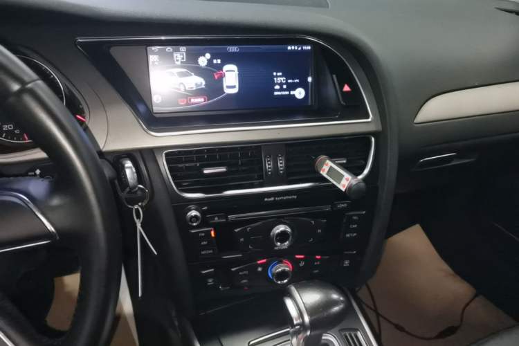 Used Audi A4L 2015 35 TFSI Automatic Standard Model Audio And AC Panel