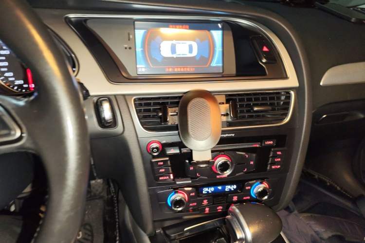 Used Audi A4L 2015 35 TFSI Automatic Standard Model Audio And AC Panel