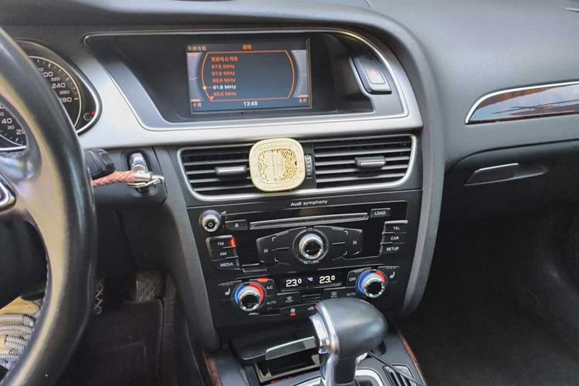 Used Audi A4L 2015 35 TFSI Automatic Comfort Model Audio And AC Panel