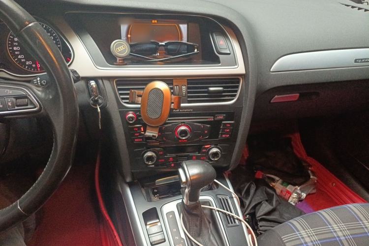 Used Audi A4L 2015 45 TFSI quattro Individual Sport Edition Audio And AC Panel