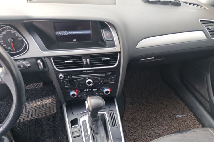 Used Audi A4L 2015 35 TFSI Automatic Standard Model Audio And AC Panel