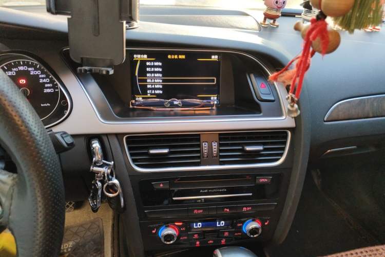 Used Audi A4L 2015 35 TFSI Automatic Technology Model Audio And AC Panel