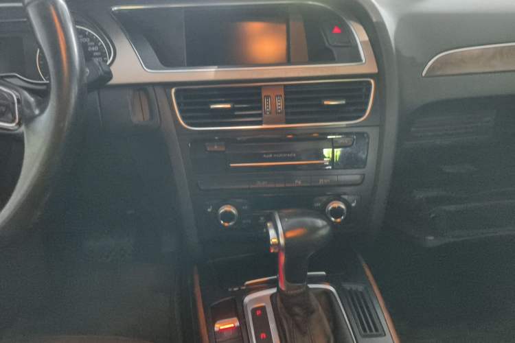 Used Audi A4L 2015 35 TFSI Automatic Technology Model Audio And AC Panel