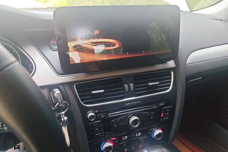 Used Audi A4L 2015 35 TFSI Automatic Standard Model Audio And AC Panel