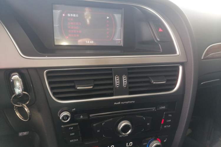 Used Audi A4L 2015 35 TFSI Automatic Comfort Model Audio And AC Panel