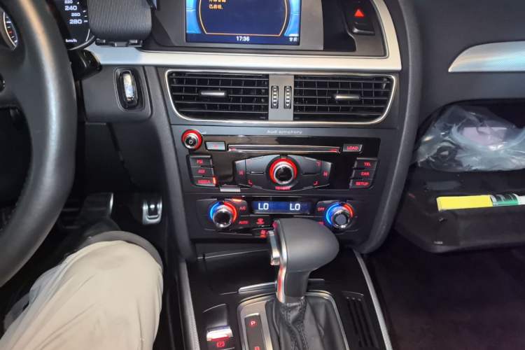 Used Audi A4L 2015 45 TFSI quattro Individual Sport Edition Audio And AC Panel