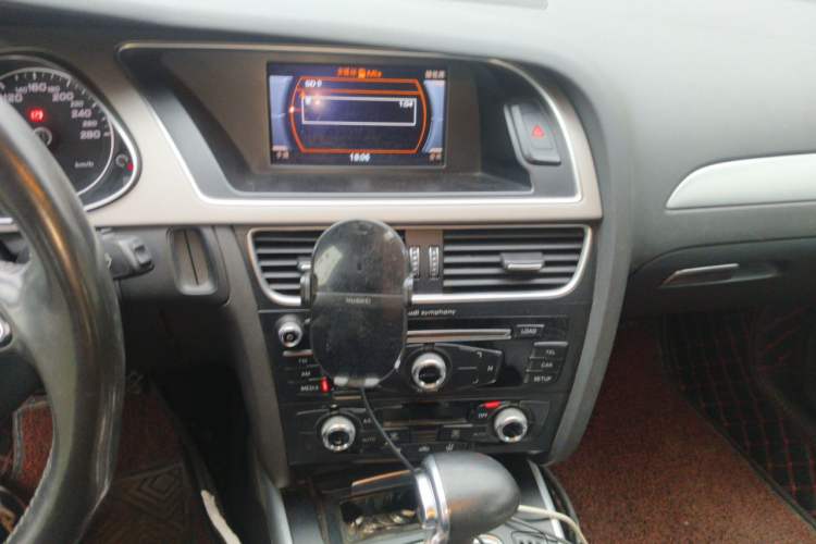 Used Audi A4L 2015 35 TFSI Automatic Standard Model Audio And AC Panel