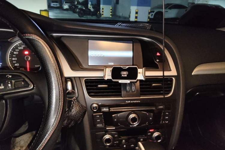 Used Audi A4L 2015 35 TFSI Automatic Standard Model Audio And AC Panel